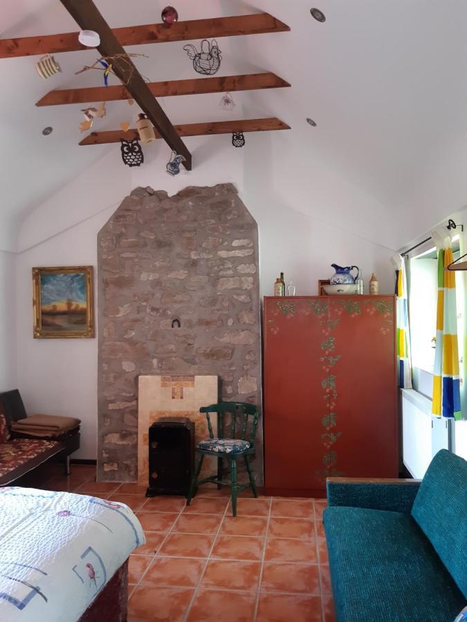 Back2Roots - Beautifully Restored Cottage, Doochary Exteriér fotografie